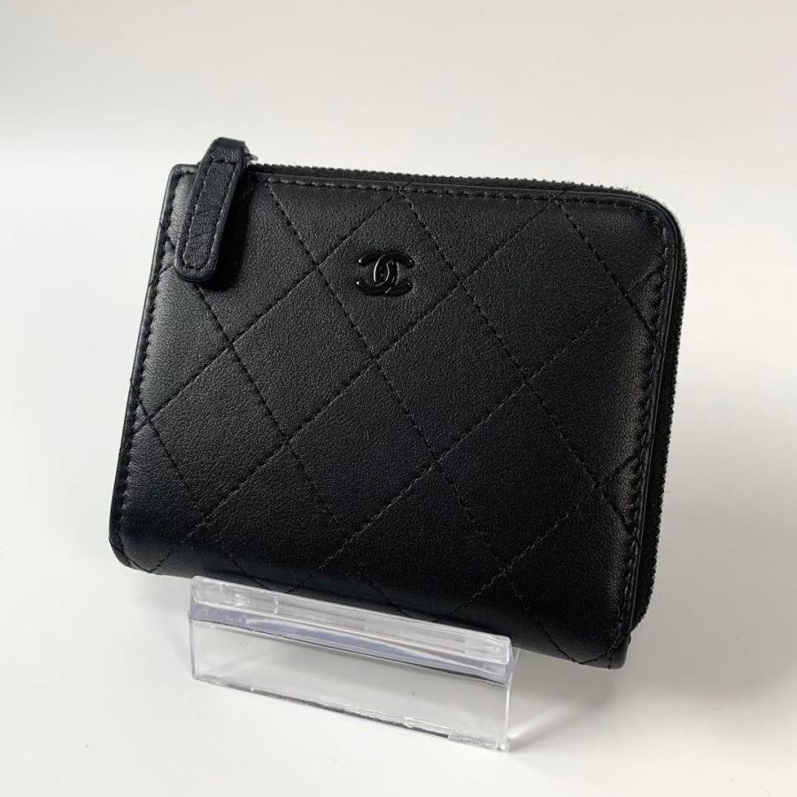CHANEL マトラッセ　財布　コンパクト　二つ折り　ブラック　ラムスキン CHANEL（シャネル） マトラッセ 二つ折り財布 黒 ラムスキン シルバー