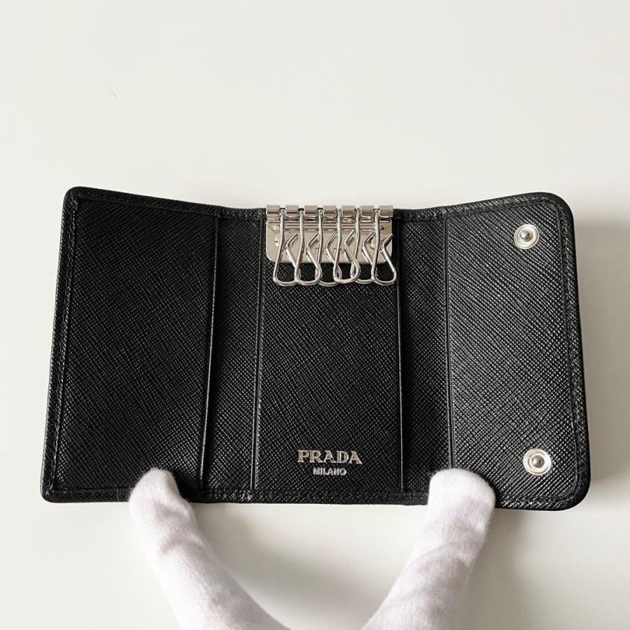 美品PRADA プラダ 三角プレート 6連 キーケース ナイロン ブラック PRADA（プラダ） キーケース メンズ 三角プレートロゴ 6連キーケース