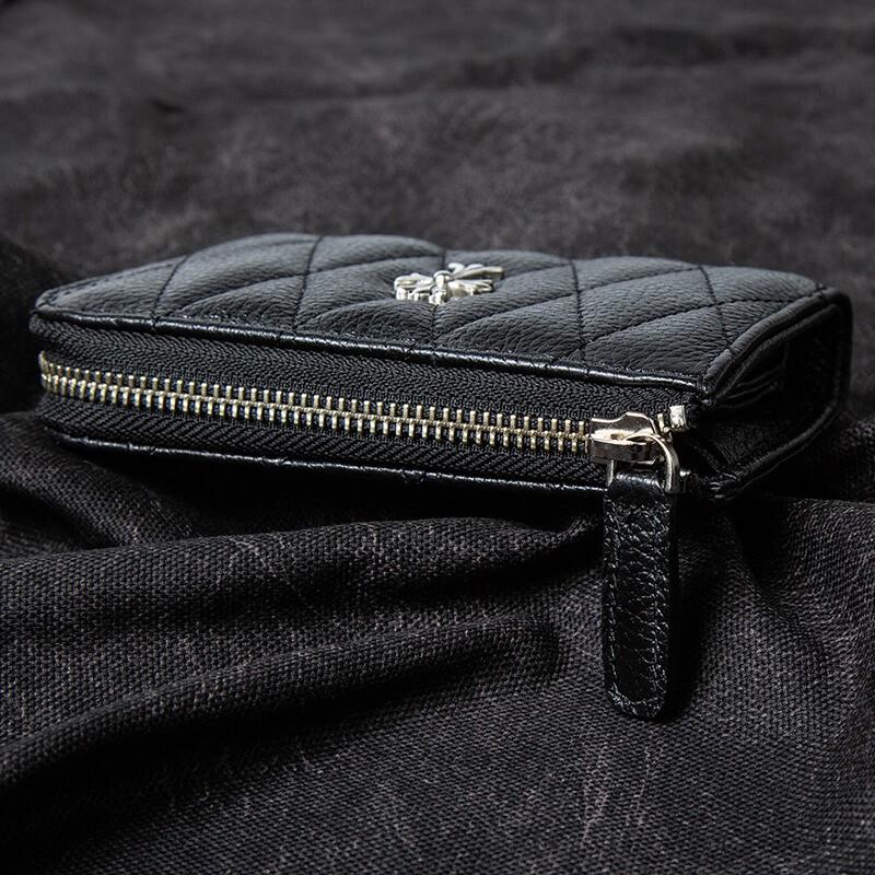 ブラックレザー 二つ折り財布 キルティング 財布 二つ折り 折り財布 本革 キルティングレザー クロスモチーフ DEEP