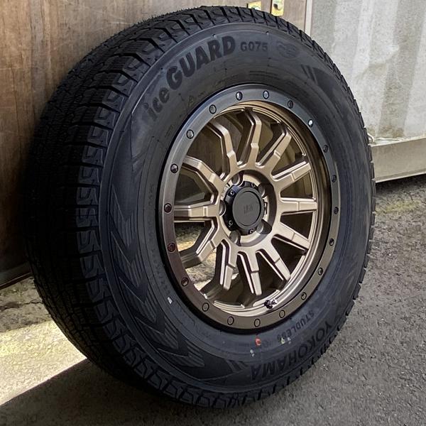 YOKOHAMA ice GUARD G075 215/70R16 16インチ スタッドレス 4本 22年製 バリ溝 デリカD:5 アウトランダー エクリプスクロス等　(STN108)paypay決済可能 アイスガード SUV G075 デリカD5 DELICA D:5 新品 スタッドレス 215