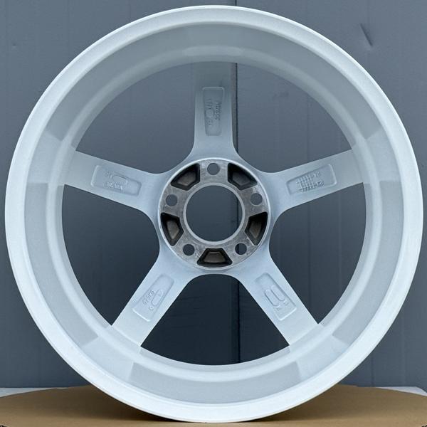 2本セット カラーホイール 18x9.5J ET+28 PCD114.3 5H 18インチ 5本