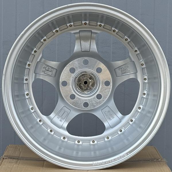 在庫限り 15×7J +38 PCD 100 114.3 4穴 15インチ 4本セット 新品