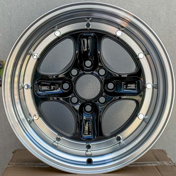 在庫限り 15×8J ±0 PCD 100 114.3 4穴 15インチ 4本セット 新品