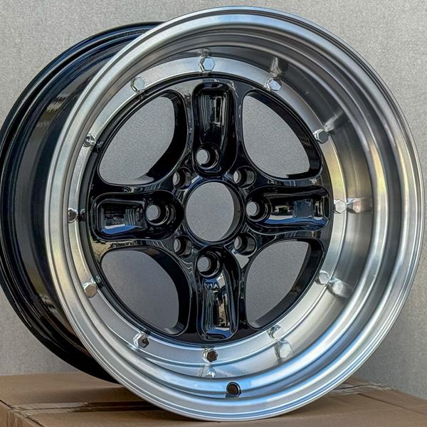 在庫限り 15×8J ±0 PCD 100 114.3 4穴 15インチ 4本セット 新品