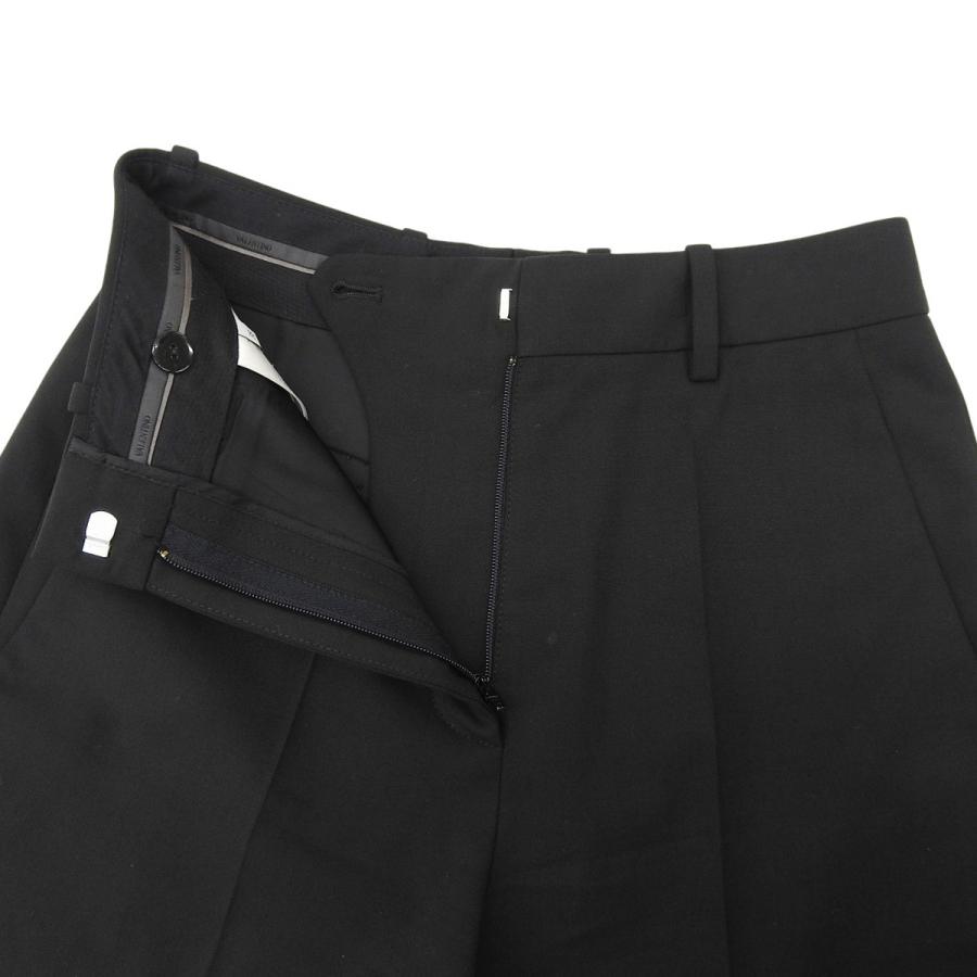 VALENTINO ブラックショートパンツ　38 VALENTINO(ヴァレンティノ) ショートパンツ パンツ アパレル