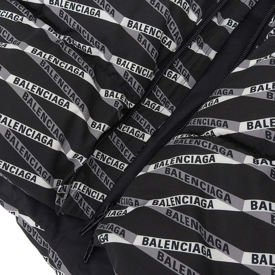 BALENCIAGA(バレンシアガ) Cシェイプ総柄ダウンジャケット ダウン/ファージャケット 2019年 アパレル ファッション 44 ポリエステル ブラック黒 ホワイト白 グレー 556240 メンズ 40802171881【中古】【アラモード】 BALENCIAGA（バレンシアガ） Cシェイプ総柄ダウンジャケット ファー