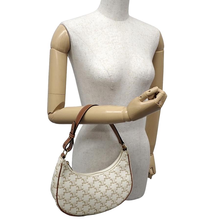 極美品 CELINE AVA(アヴァ) ワンショルダーバッグ トリオンフ 現行品 CELINE（セリーヌ） AVA アヴァ バッグ ハンド ワンショルダー カーフ