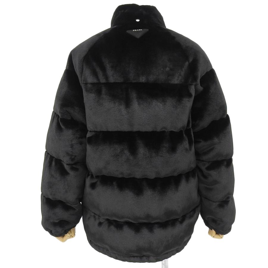 PRADA ブラック ダウンジャケット Art.SJC538 PRADA（プラダ） ファー オーバーサイズ ダウンジャケット 2024年