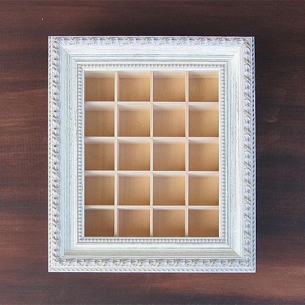 コレクションケース 木製 立体額 （前開き 白 草模様 20マス)