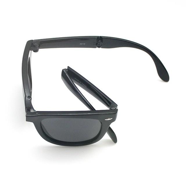 折りたたみ式黒サングラス ケース付折りたたみサングラス ブラック｜ノベルティストア