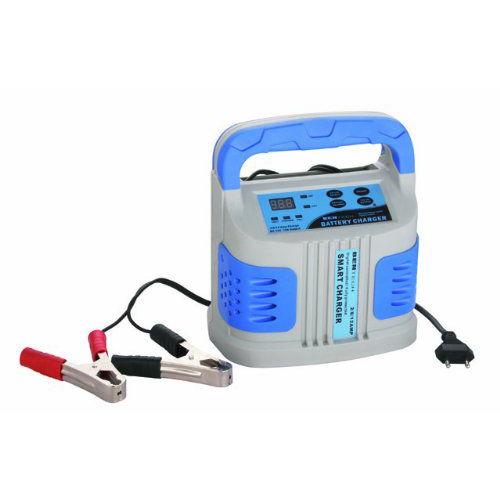 充電器機機です。 BENTECH 12ボルトデジタルコントロール バッテリー 充電器 2A/6A/12A