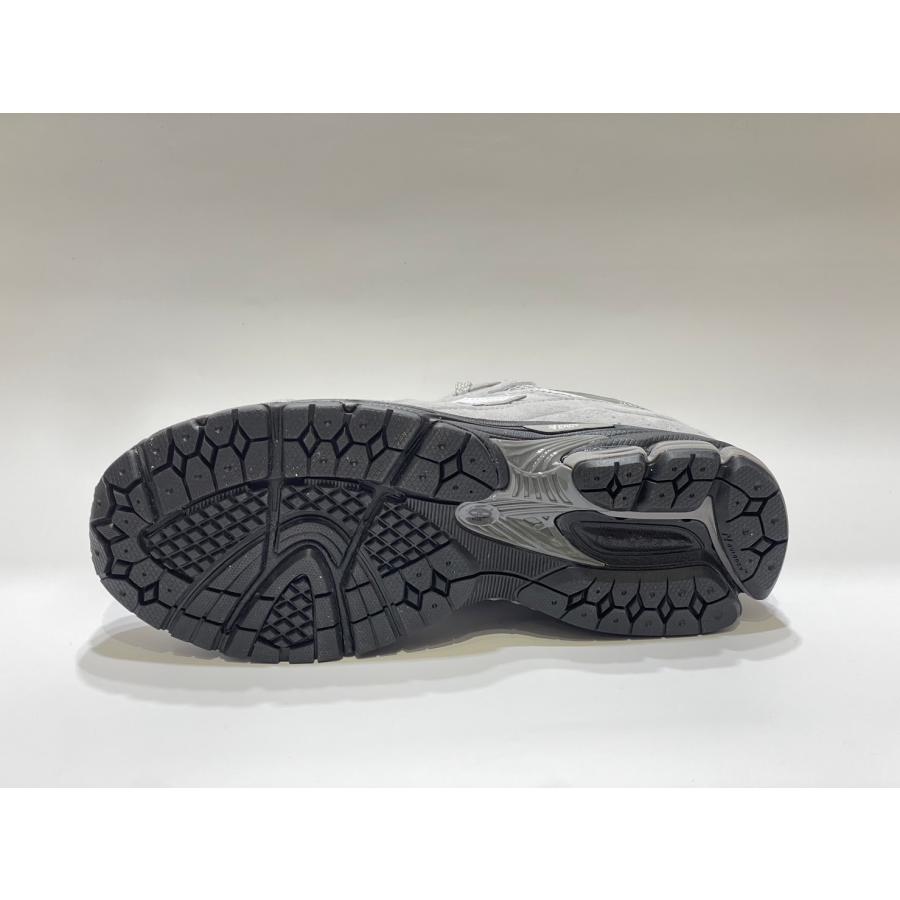 New Balance（ニューバランス） NEW BALANCE M2002RC1 日本未発売 
