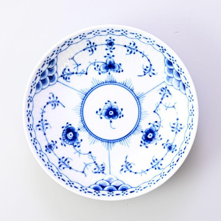 ROYAL COPENHAGEN ロイヤルコペンハーゲン ブルーフルーテッド ハーフ 