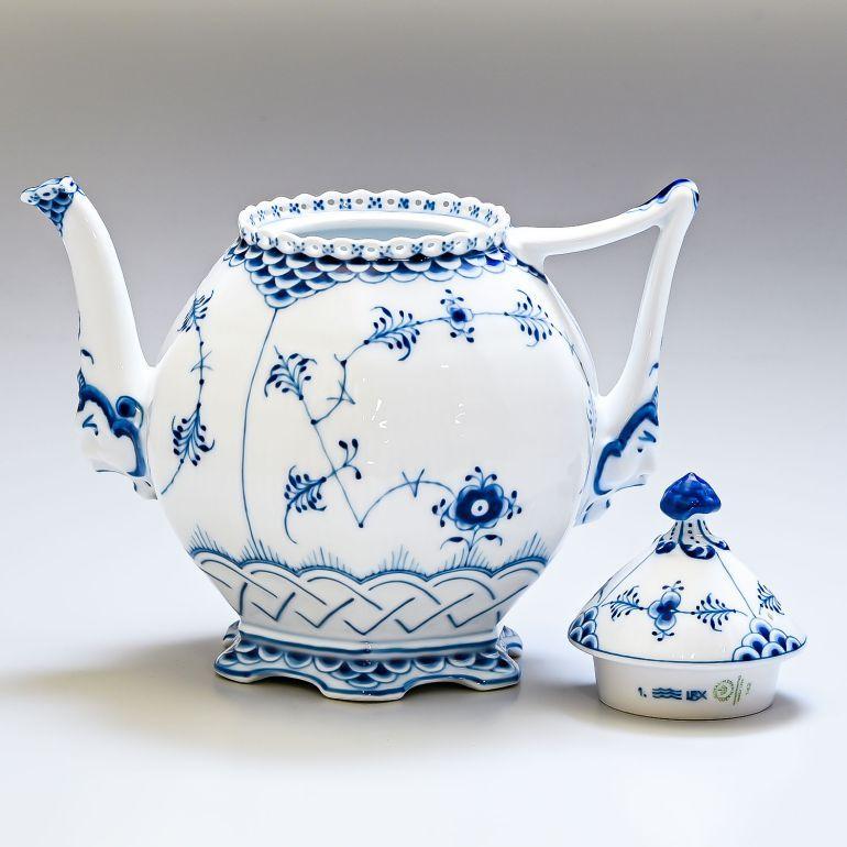 ROYAL COPENHAGEN（ロイヤルコペンハーゲン） ブルーフルーテッド フル