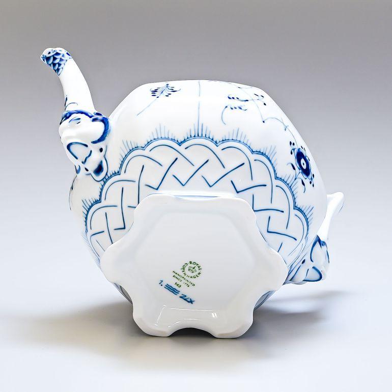 ROYAL COPENHAGEN（ロイヤルコペンハーゲン） ブルーフルーテッド フル