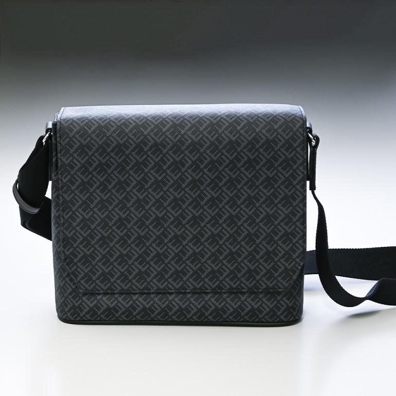 現行✨ dunhill ダンヒル チルターン メッセンジャー ショルダーバッグ DUNHILL エンボス加工レザー メッセンジャーバッグ | THE OUTNET