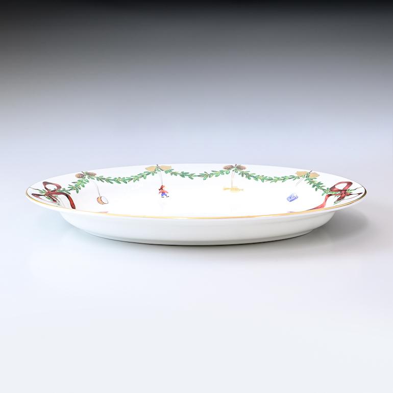 ［新品］ スターフルーテッドクリスマス　プレート スターフルーテッド クリスマス プレート 27cm|ロイヤル