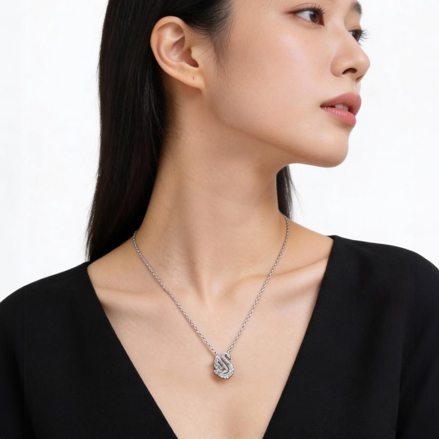 SWAROVSKI（スワロフスキー） ネックレス Swan スワン クリア シルバー
