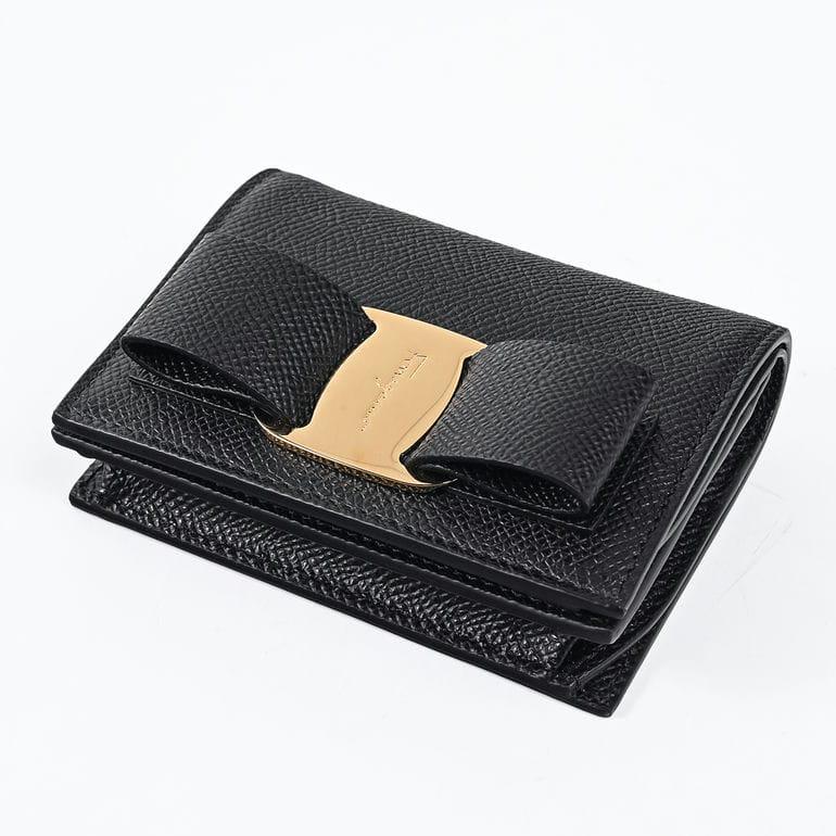 極美品 サルヴァトーレフェラガモ 二つ折り財布 レザー 2つ折り財布 ロゴ FERRAGAMO（フェラガモ） サルヴァトーレフェラガモ 二つ折り財布 小銭