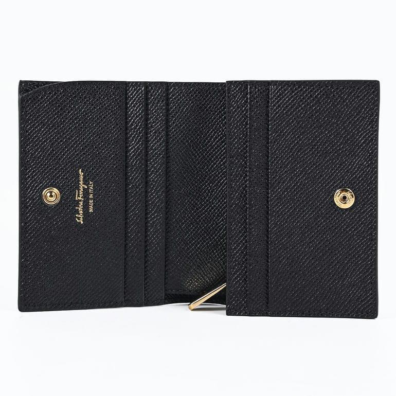 新品未使用✨サルヴァトーレフェラガモ　二つ折り財布　ヴァラ　vara レザー FERRAGAMO（フェラガモ） サルヴァトーレフェラガモ 二つ折り財布 小銭