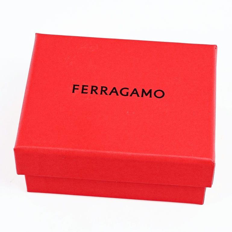【美品】フェラガモ ピアス 箱付き FERRAGAMO（フェラガモ） サルヴァトーレフェラガモ ピアス ツイスト
