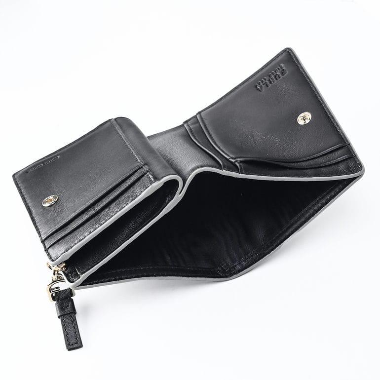 FURLA（フルラ） 二つ折り財布 カメリア コンパクト ジップウォレット