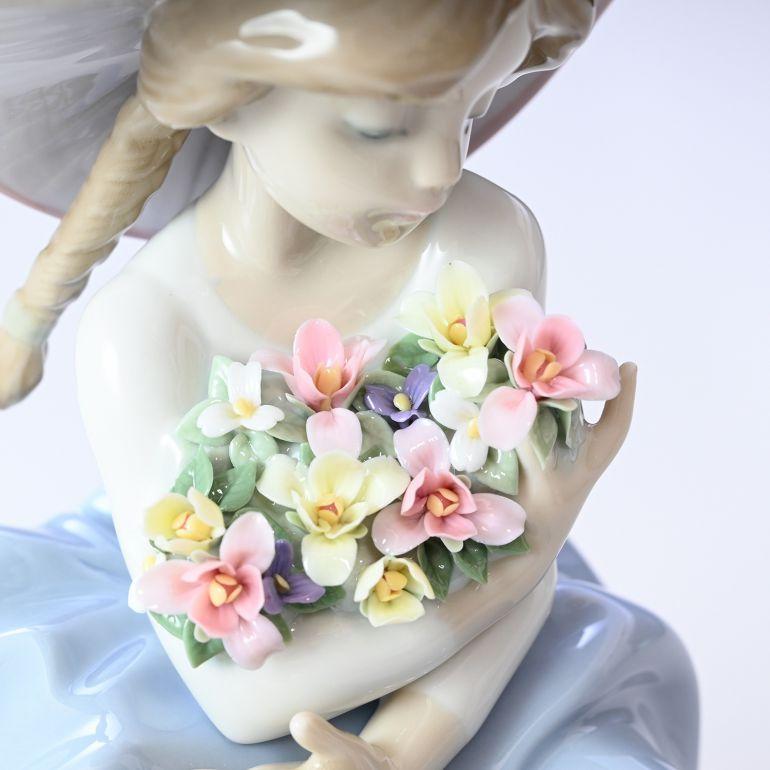 LLADRO リヤドロ 花の香りにつつまれて フィギュア 人形 女性 LLADRO リヤドロ 花の香りにつつまれて フィギュア 人形 女性