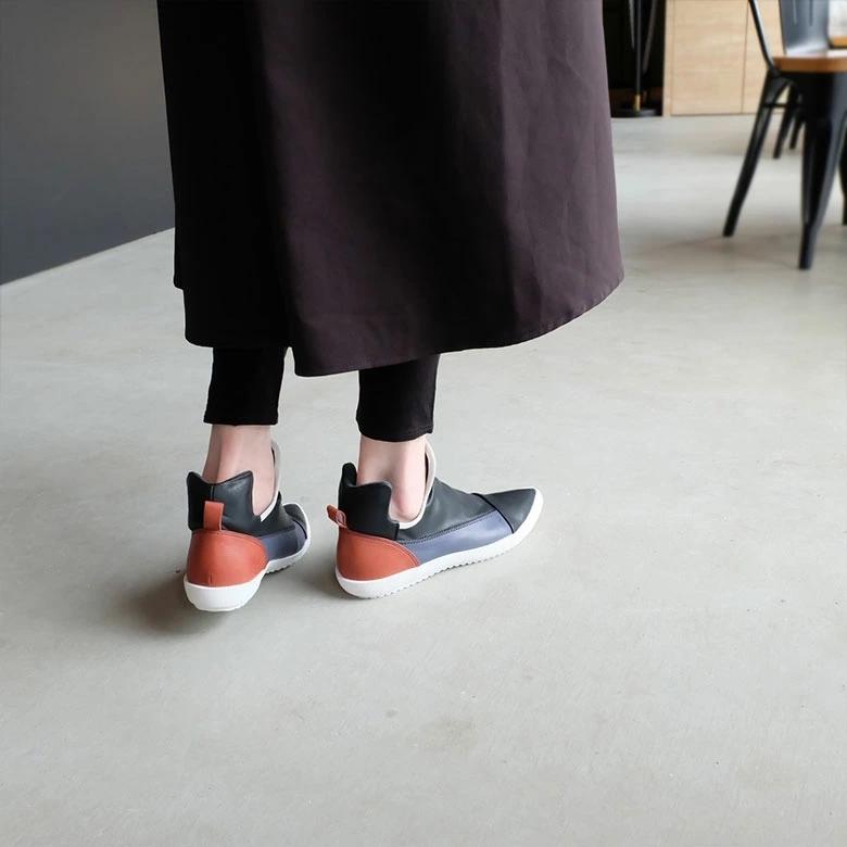 訳あり美品☆MANA ストレッチスニーカー ポインテッドトゥ ブラック 24cm MANA 2021春夏 マナ ストレッチスニーカー 脱ぎ履き楽