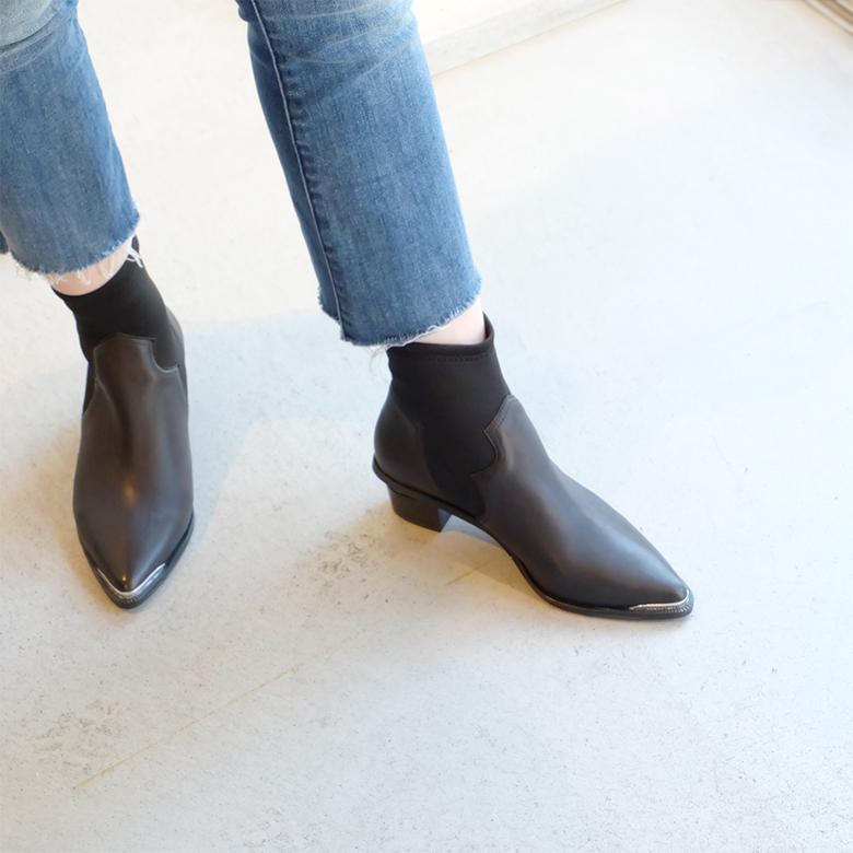 VEGE ブラックレザーショートブーツ