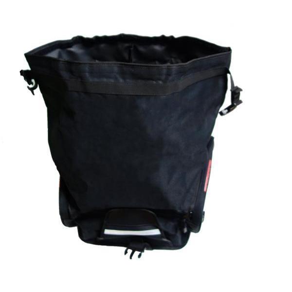 □Niche 容量可変（20-30L）ツーリングシートバッグ ブラック/レッド 
