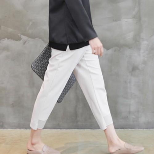 パンツ レディース 40代 50代 60代 ファッション おしゃれ 女性 上品 黒 ベージュ 裾絞り半バギーパンツ 後ゴム 無地 冬 ミセス 95 Off