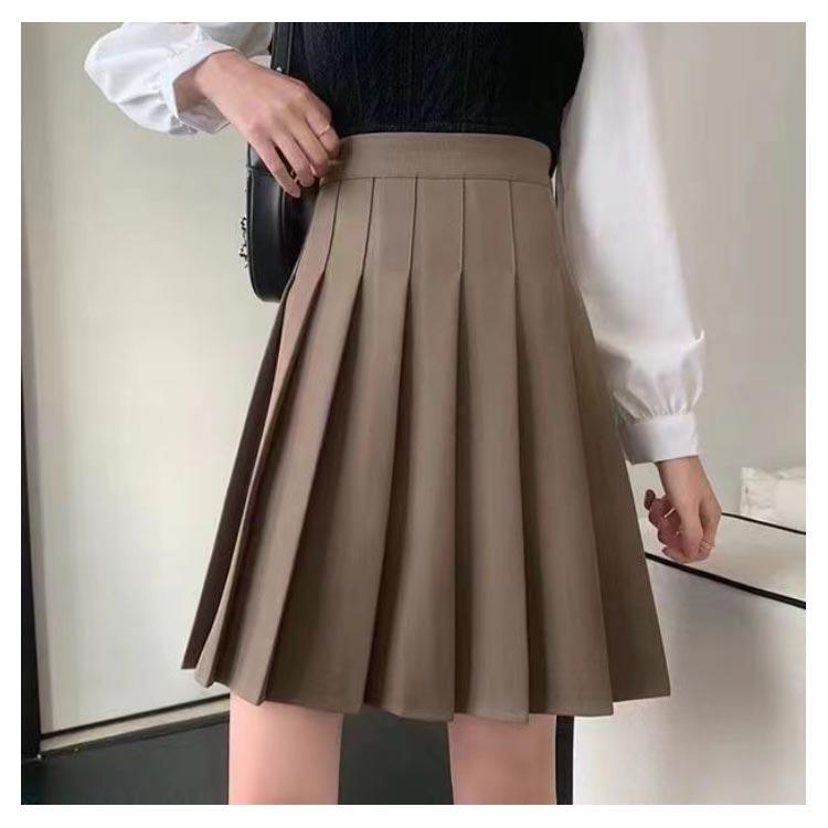 黒と白のチェック プリーツスカート ひざ丈 スクールスカート ネイビー系 ホワイトチェック柄 ひざ丈 膝上