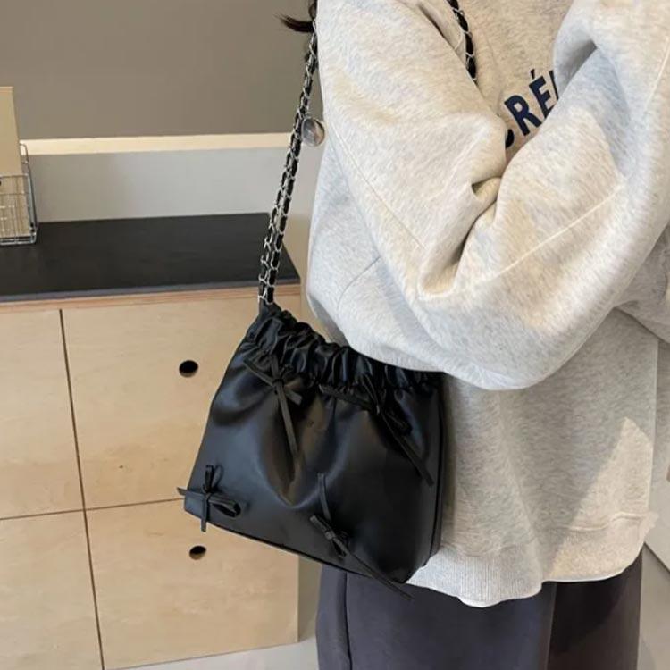 巾着バッグ レディース 肩掛け ショルダーバッグ シルバー バッグ