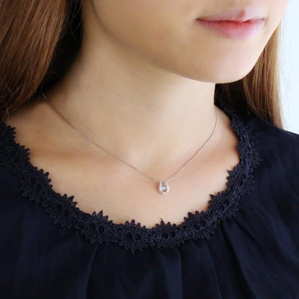 ダンシングストーン ダイヤモンド ネックレス プラチナ 一粒 揺れる 石