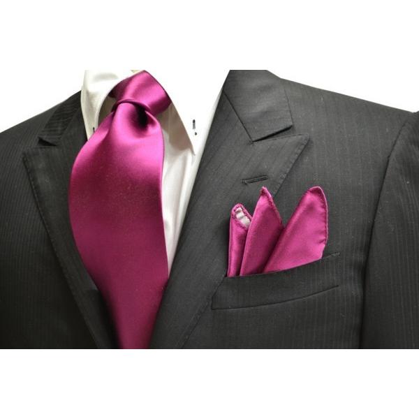 無地（シルクサテン）/濃いローズピンクのポケットチーフ(チーフ30cm