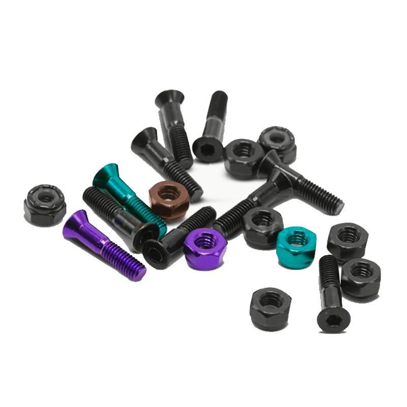 ハーディーズ　ガウン The Schef has arrived! 🏀 | Hardee's | Facebook