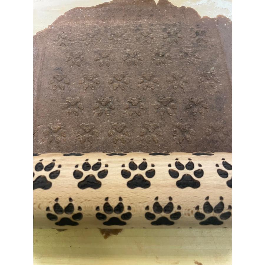 【並行輸入品】efo Embossed Rolling Pin with Engraved Kitty Pawprints Designの画像