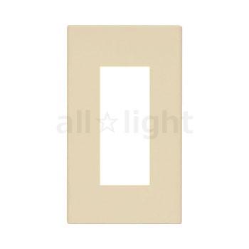 パナソニック　コスモシリーズワイド２１　コンセントプレート　スクエア　１連用　３コ用　ベージュ　WTF8003F | Panasonic