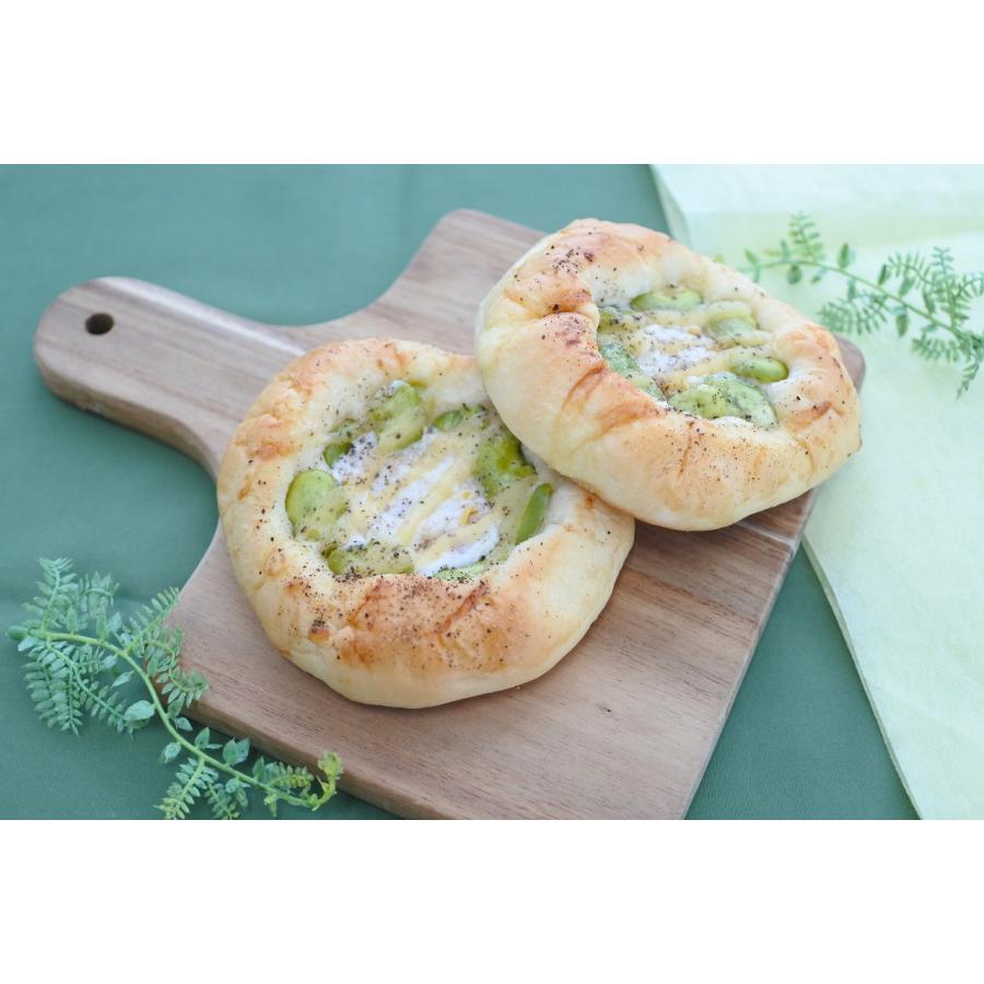 敷島製パン 冷凍生地 そら豆パン 68g×80個 【冷凍パン・枝豆パン・業務用・敷島パン・空豆パン・ベーコンパン・コーンパン・発酵必要】の画像