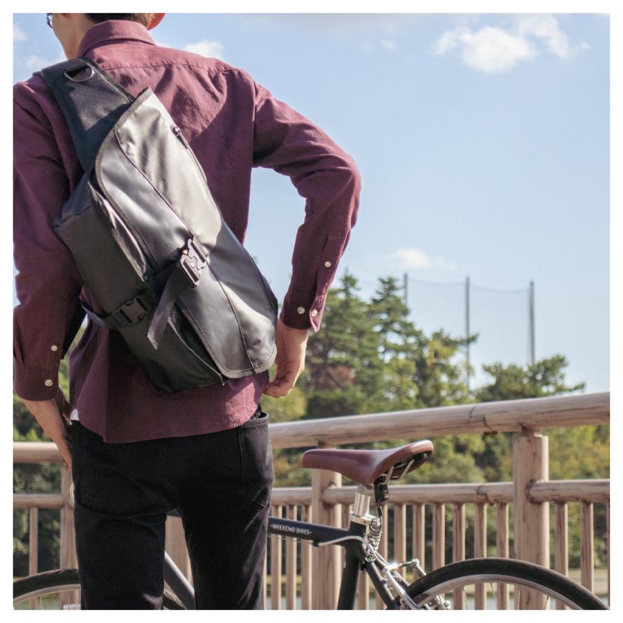 DomTeporna（ドンテポーナ） ストラップで固定 メッセンジャーバッグ