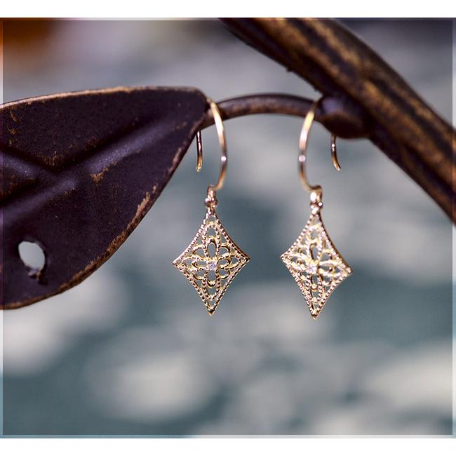 ピアス 18金 ダイヤモンド 揺れる菱形 レース K18 k18 イエロー  