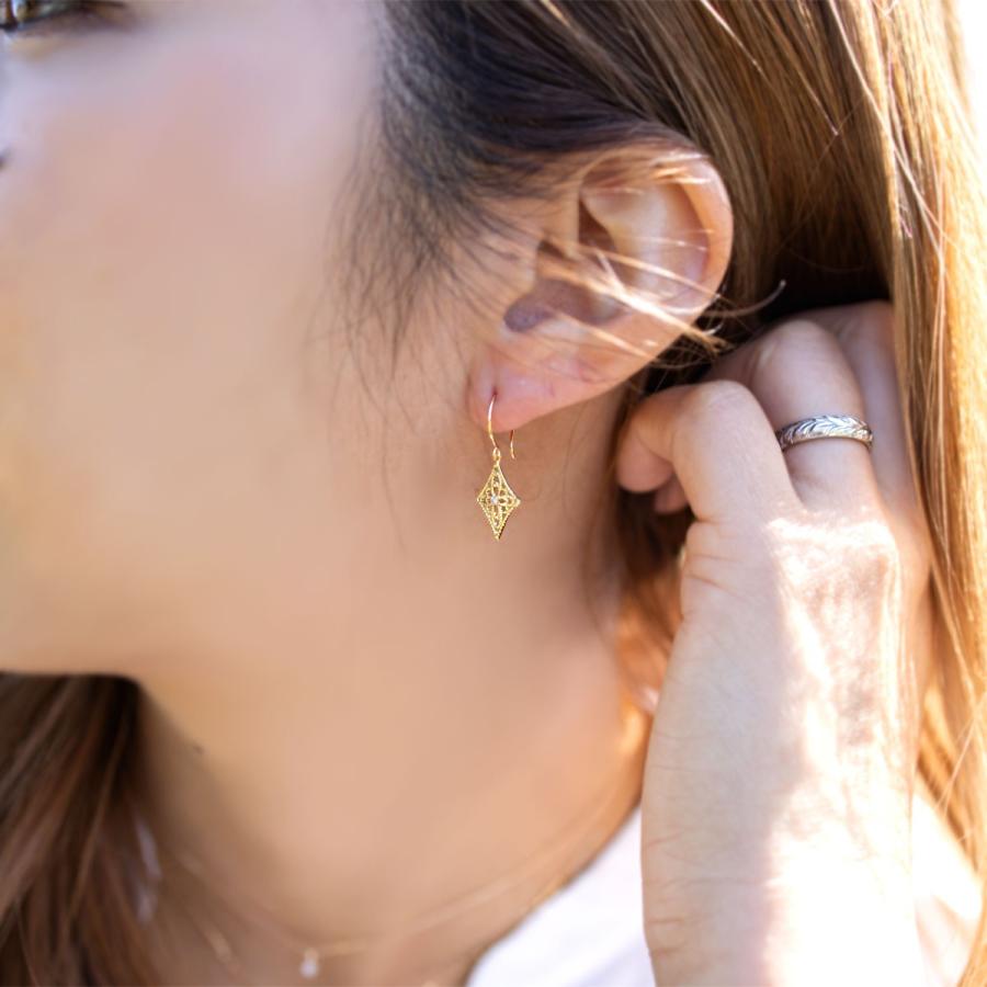 ピアス 18金 ダイヤモンド 揺れる菱形 レース K18 k18 イエロー 