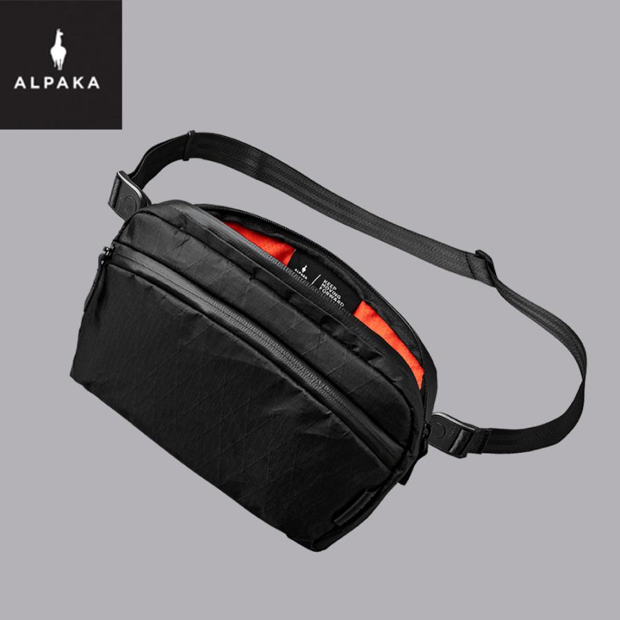 バッグ ALPAKA FLIGHT SLING 2L BLACK Flight Sling (2L)