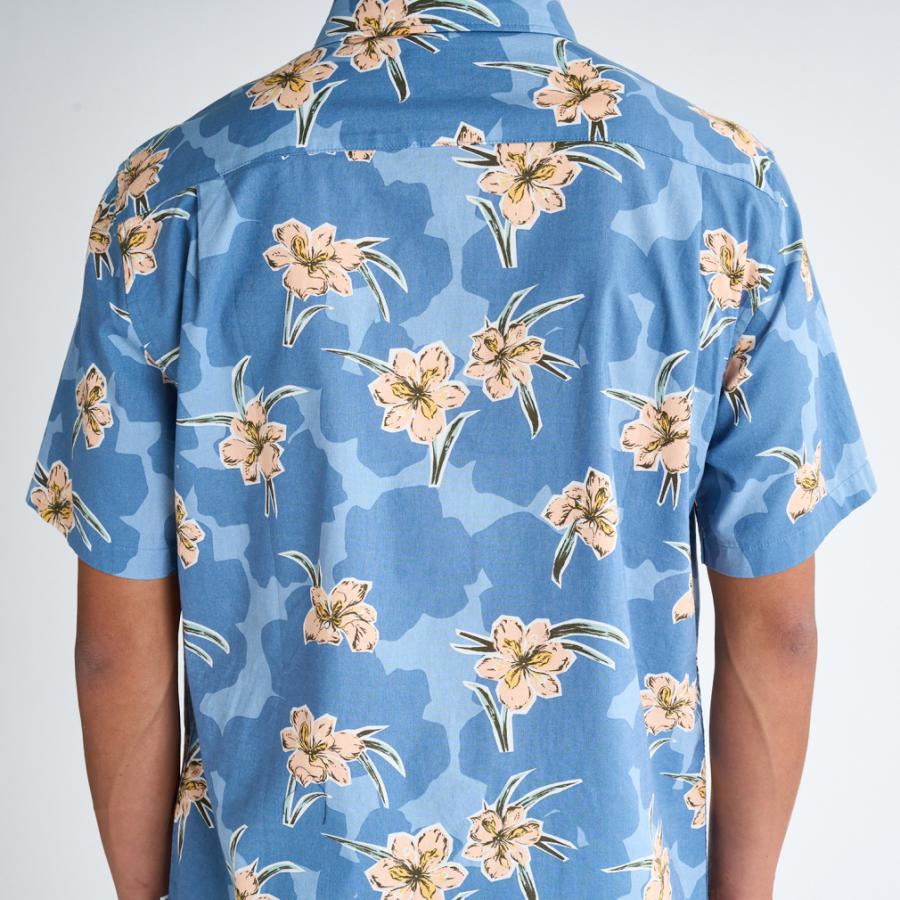 新品タグ付 QuiksilverクイックシルバーAPERO花柄シャツ 新品タグ付 QuiksilverクイックシルバーAPERO花柄シャツ (メブ ) 中頭