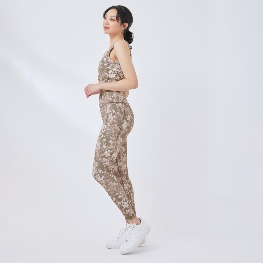 ナージー　nergy ヨガウェア　セットアップ　ブラ　タイツ　リーフ柄 ナージー nergy ヨガウェア セットアップ ブラ タイツ リーフ柄