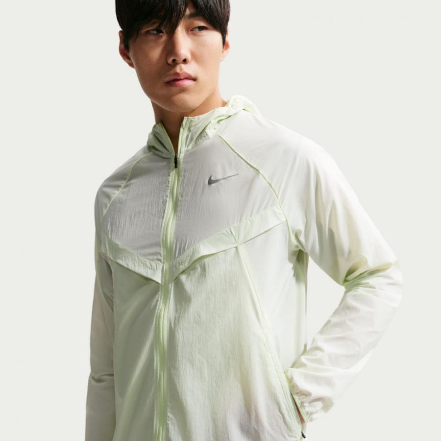 ナイキ ランニングウインドブレーカー NIKE（ナイキ） レディス 陸上/ランニング ウインドブレーカー