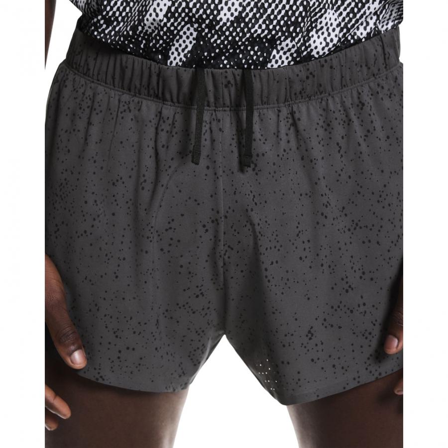 オン メンズ 陸上/ランニングウェア ショートパンツ Zero Shorts 1 ゼロショーツ MG10021481 : ダークグレー×ブラック Onの画像