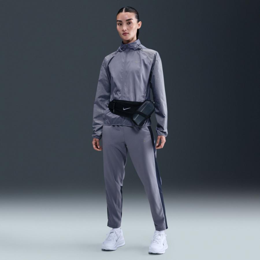 on ランニングジャケット グレー/ブラック NIKE（ナイキ） レディス 陸上/ランニング ウインドブレーカー