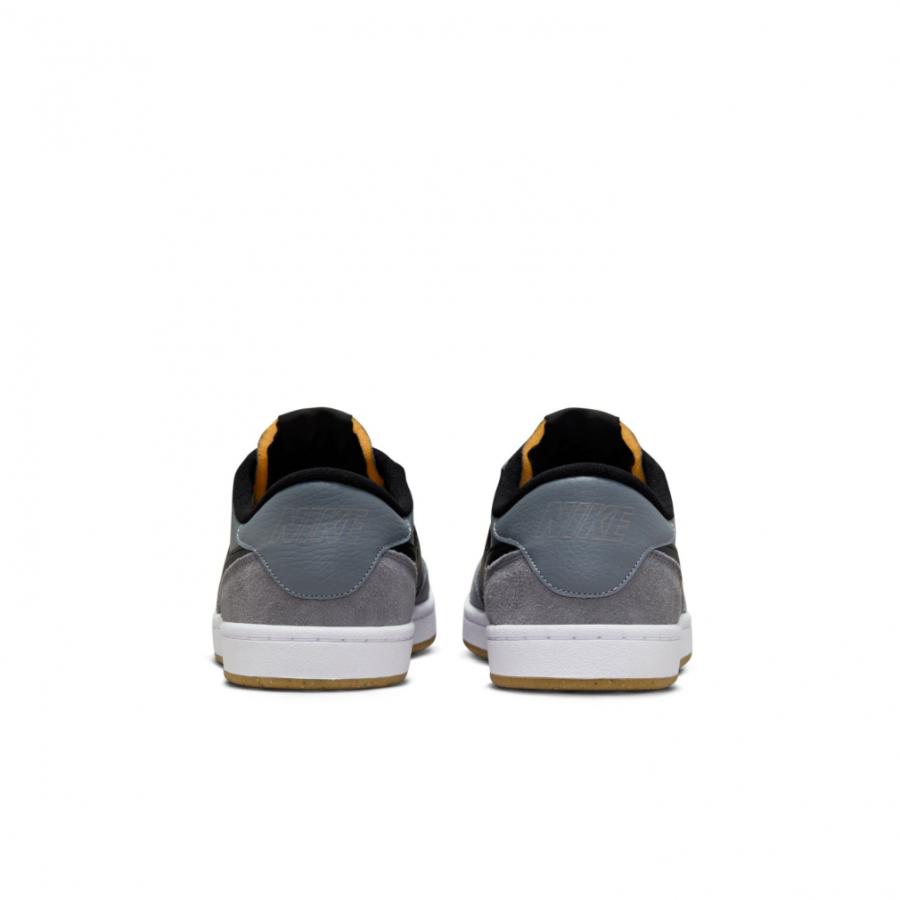 NIKE（ナイキ） SB FC クラシック 909096-003 メンズ スニーカー