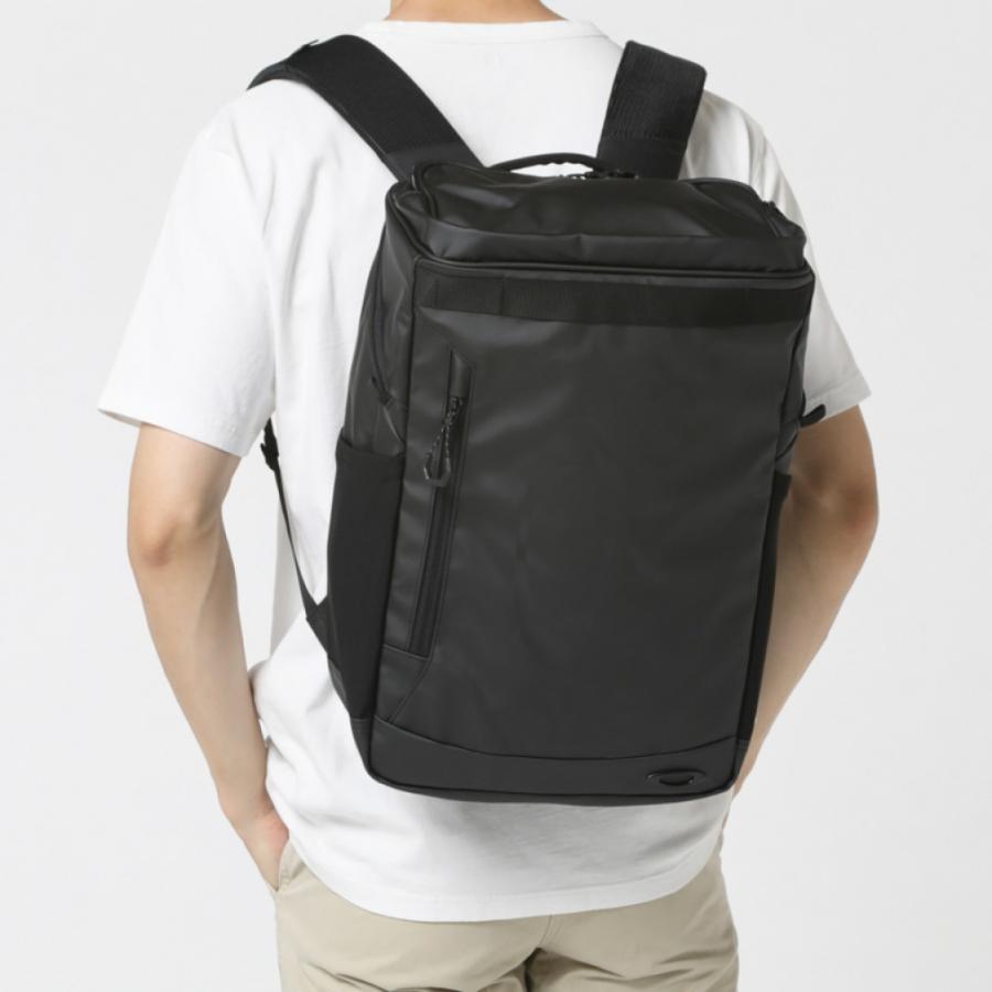 極美品OAKLEY オークリー　バックパック OAKLEY（オークリー） ENHANCE BACKPACK M 7.0 FW FOS901545 081 ディ